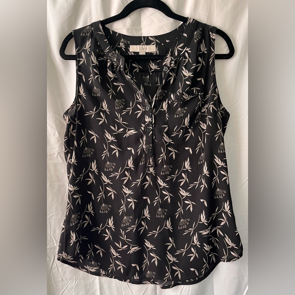 LOFT Chiffon Sleeveless Blouse Size M
